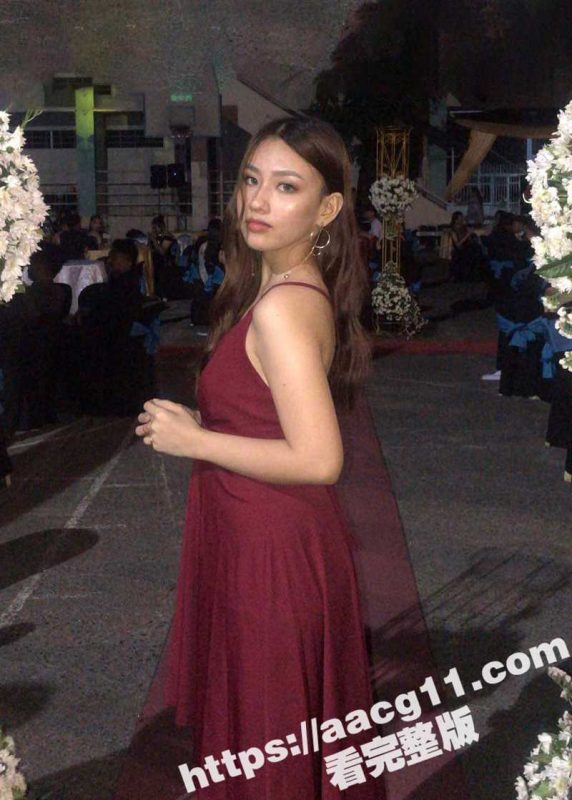 喜欢竖中指的马来西亚气质女老师手机相册流出 全是露脸裸照自慰骚拍 母狗气质显露无疑-51吃瓜网