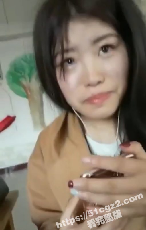 大学生教室性爱合集 竟然还有敢上着课口交的选手 哪位才是你心目中的最骚母狗？-51吃瓜网