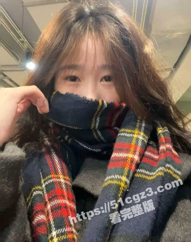 香港九龙三育中学反差嫩妹 卫生间用假屌自慰给男友看 逼毛杂乱小穴粉嫩主打一个真实-51吃瓜网