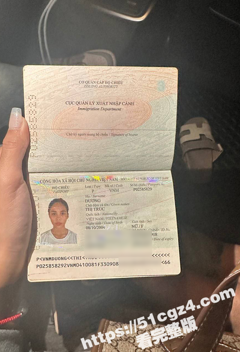 越南已婚人妻 阮蓉 在园区当公用性奴肉便器 老公得知后忍无可忍 回家后直接当场离婚 - 51吃瓜网-51吃瓜网