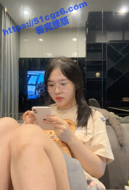 沈阳高校清纯眼镜妹为满足男友淫欲 视频裸聊露脸发骚 淫荡揉搓白嫩巨奶 清纯少女秒变淫浪骚货-51吃瓜网