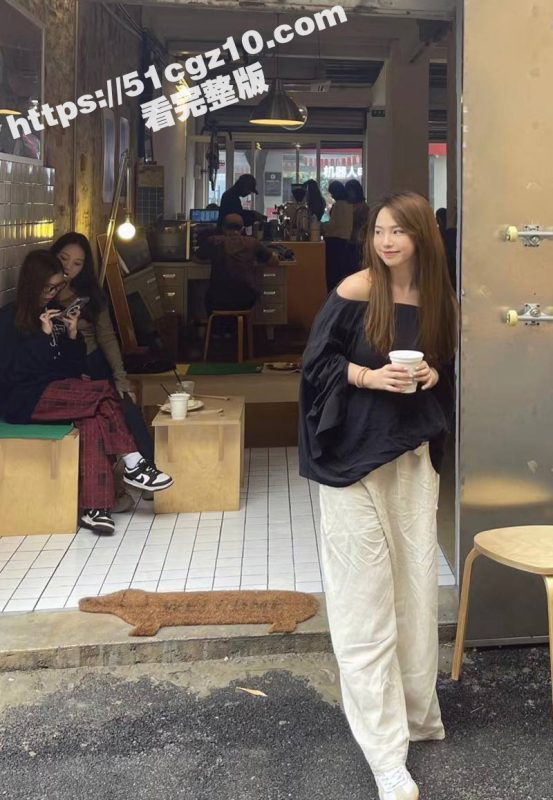 广州长腿骚女 柳青 极品身材反差母狗 喜欢在户外找人做爱 渴望被内射的快感 做爱私拍被渣男流出-51吃瓜网