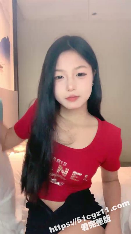 清纯靓丽美少女 被男友忽悠下海直播 颜值甜美身材极品 穿诱人白丝激情足交 被男友爆操粉嫩小穴-51吃瓜网