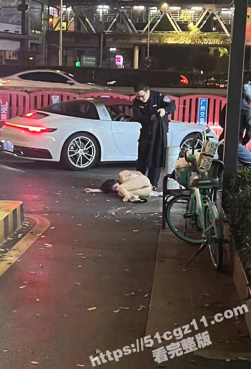 各种捡尸醉美人迷奸性爱现场大合集 熟女嫩妹应有尽有 跳蛋调教学生妹 众男轮奸醉少妇 刺激感爆棚 - 51吃瓜网-51吃瓜网