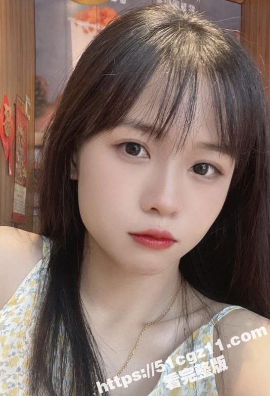 清纯学生妹在家和男友裸聊自慰流出  可爱少女掰穴特写 假屌自慰表情销魂  年纪不大淫骚至极-51吃瓜网