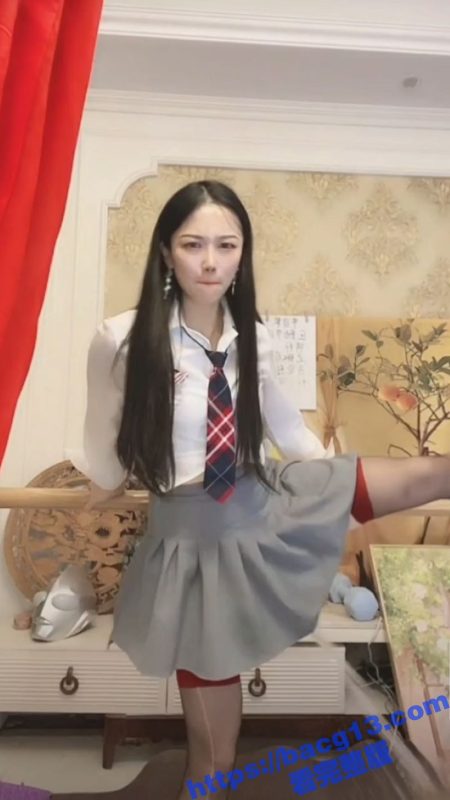 抖音网红女主播 小龙女 合集流出 直播期间上演惊天喷水 如水龙头般向外喷涌而出 场面极其夸张!-51吃瓜网