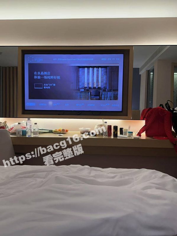 女友偷男友避孕套和情趣内衣远赴南京玩双飞！因报备照片让男友起疑心 群友化身福尔摩斯实锤女友出轨 酒店3P视频曝光-51吃瓜网