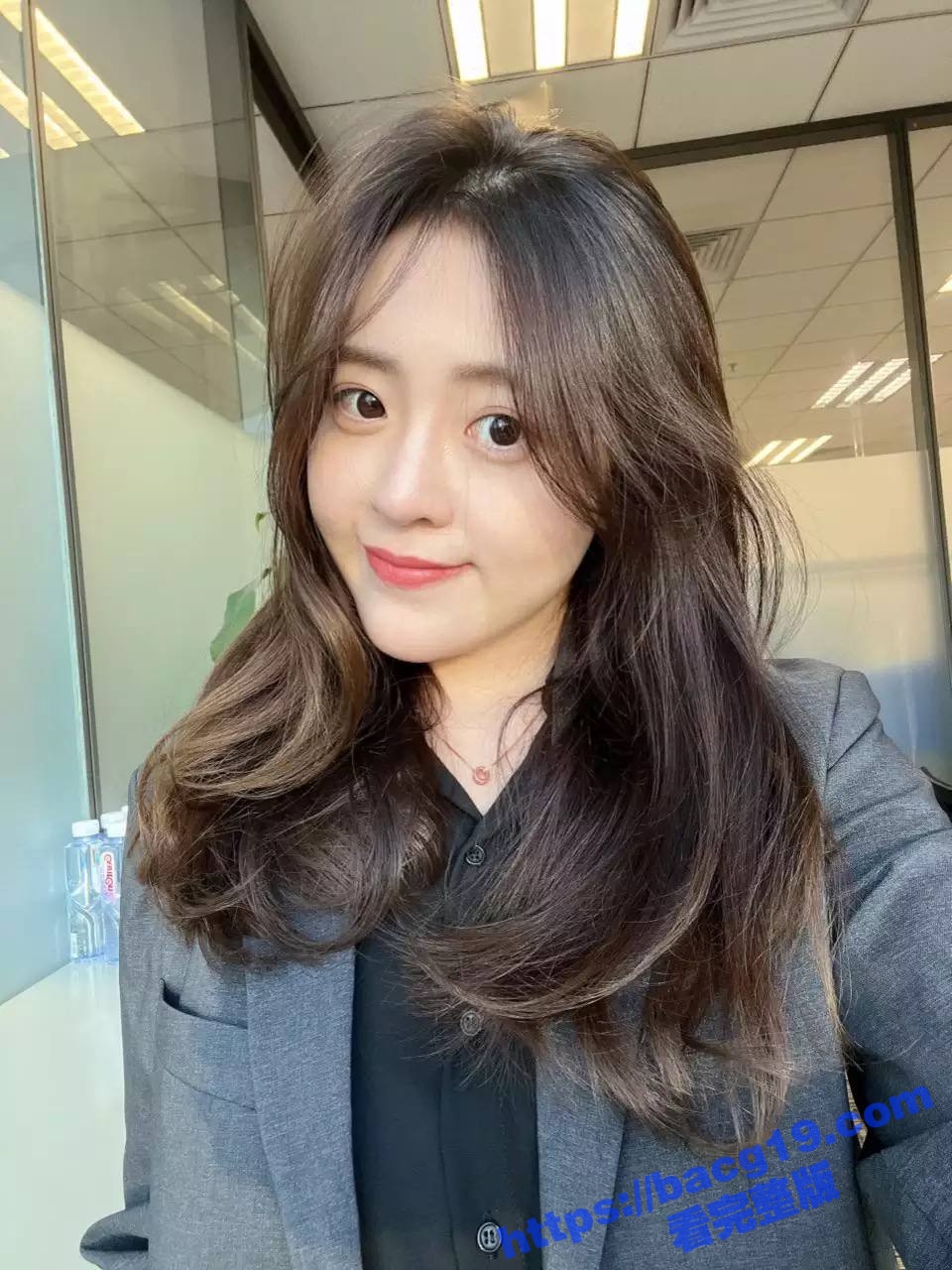 00后清纯反差婊与男友性爱视频泄漏 胸推舌舔骑乘深喉 白里透红的粉穴被快速抽插! - 51吃瓜网-51吃瓜网