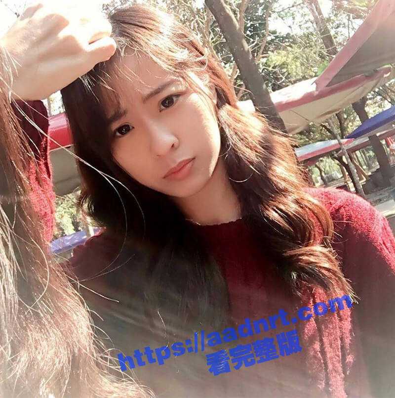 漂亮小美女与男友激情做爱自拍流出，大胆露脸颜值还不错，小眼神很诱惑妹子真会玩 - 51吃瓜网-51吃瓜网