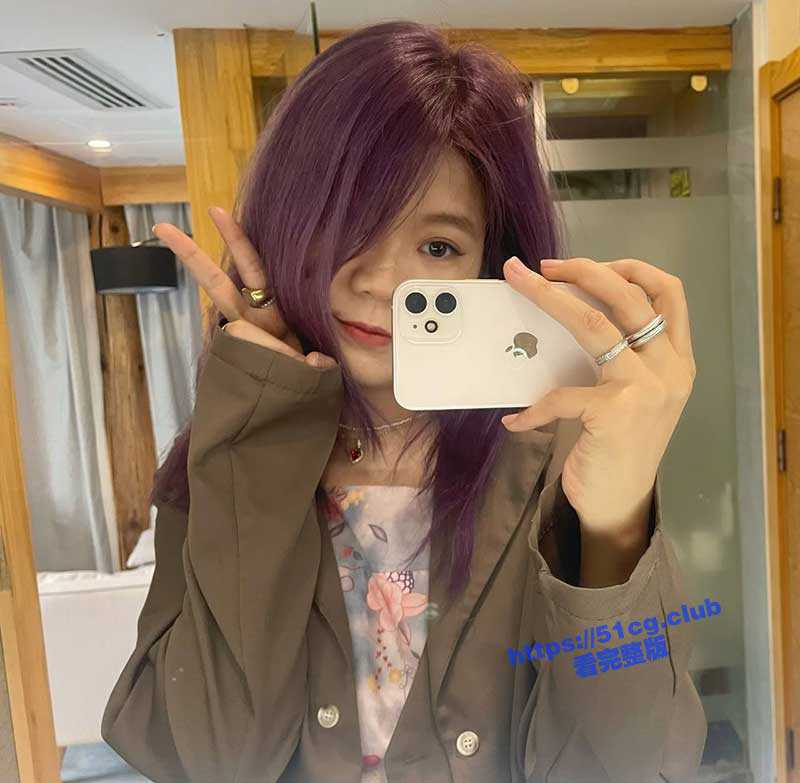 杭州母狗王晓冰 主动掰开骚穴等待主人的宠幸-51吃瓜网