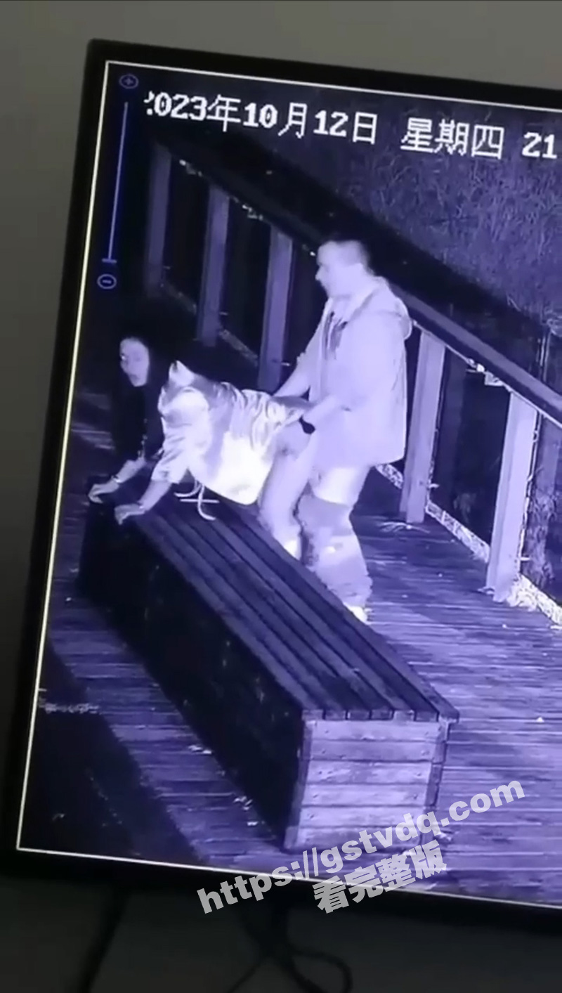 小情侣深夜公园野战 被监控拍下完整视频！比之前那个虞山森林防火中心还牛！ - 51吃瓜网-51吃瓜网