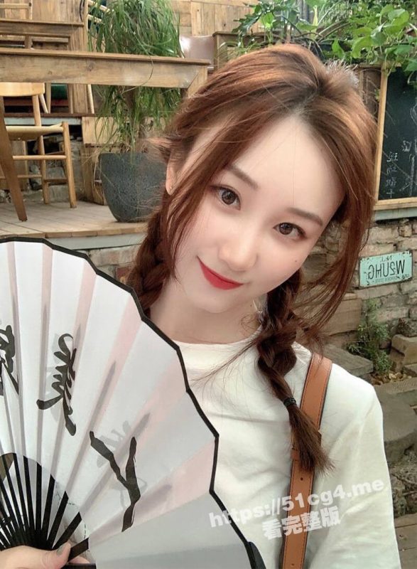 南京极品翘臀骚妻 刘雯 婚内出轨 人前人后均是反差母狗  穿着老公买的情趣内裤把情人带回家里操穴-51吃瓜网